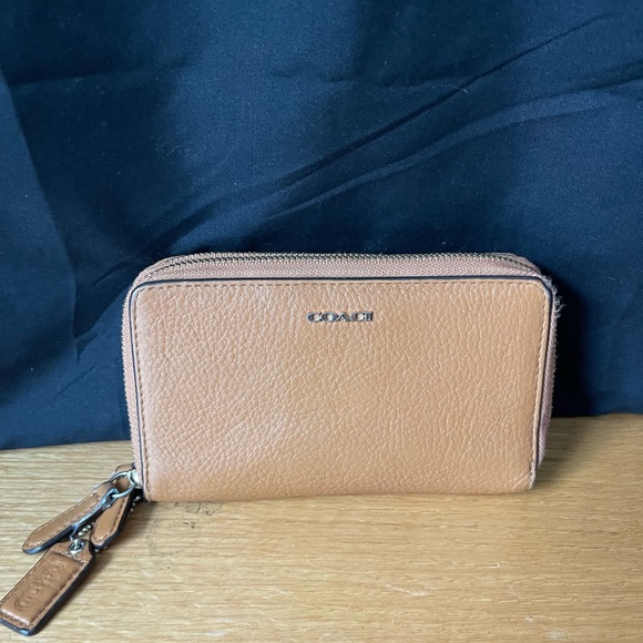 Coach Handbags - Coach wallet